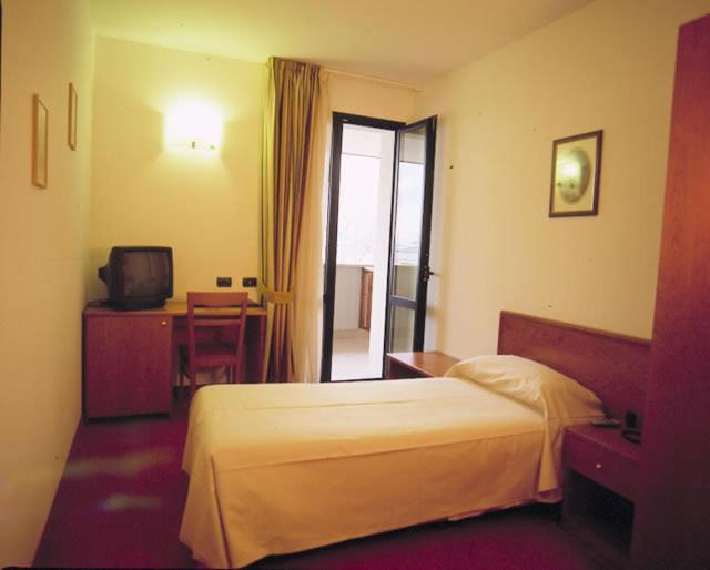 Hotel Serenella Gazzaniga Camera foto
