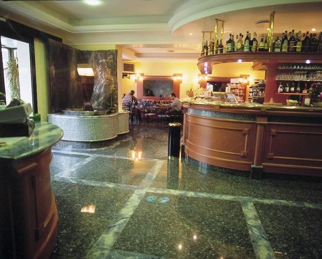 Hotel Serenella Gazzaniga Esterno foto